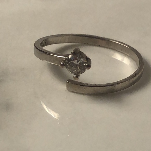 Cubic zirconia & sterling silver prong set adjustable ring size 8 - Picture 3 of 5